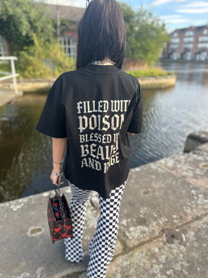 ANG3L POISON & BEAUTY OVERSIZED GOTHIC T-SHIRT ⚠️
Low stock. Once it’s gone, it’s gone forever. This piece will never be restocked.